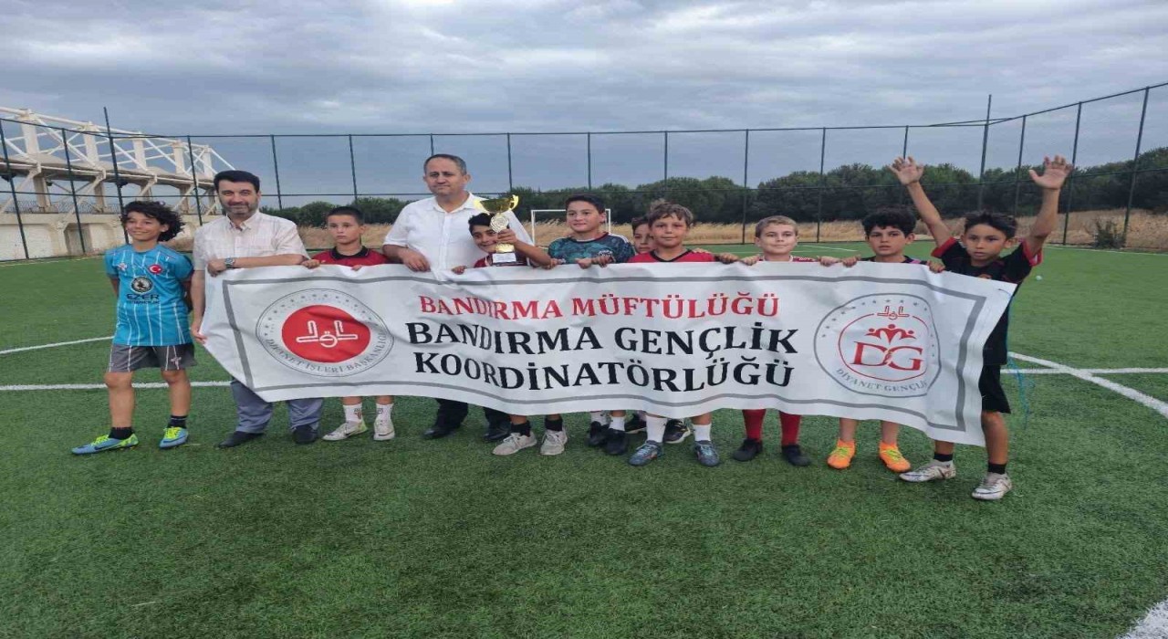 Bandırmada yaz Kuran kursları futbol turnuvası tamamlandı