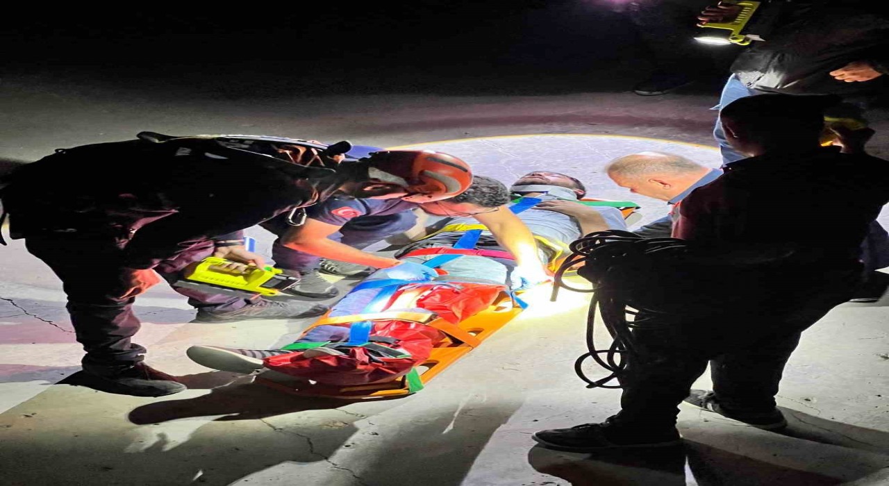 Baraj kenarında alkol alırken 4 metre yükseklikten düştü, ayağı kırılınca AFAD kurtardı