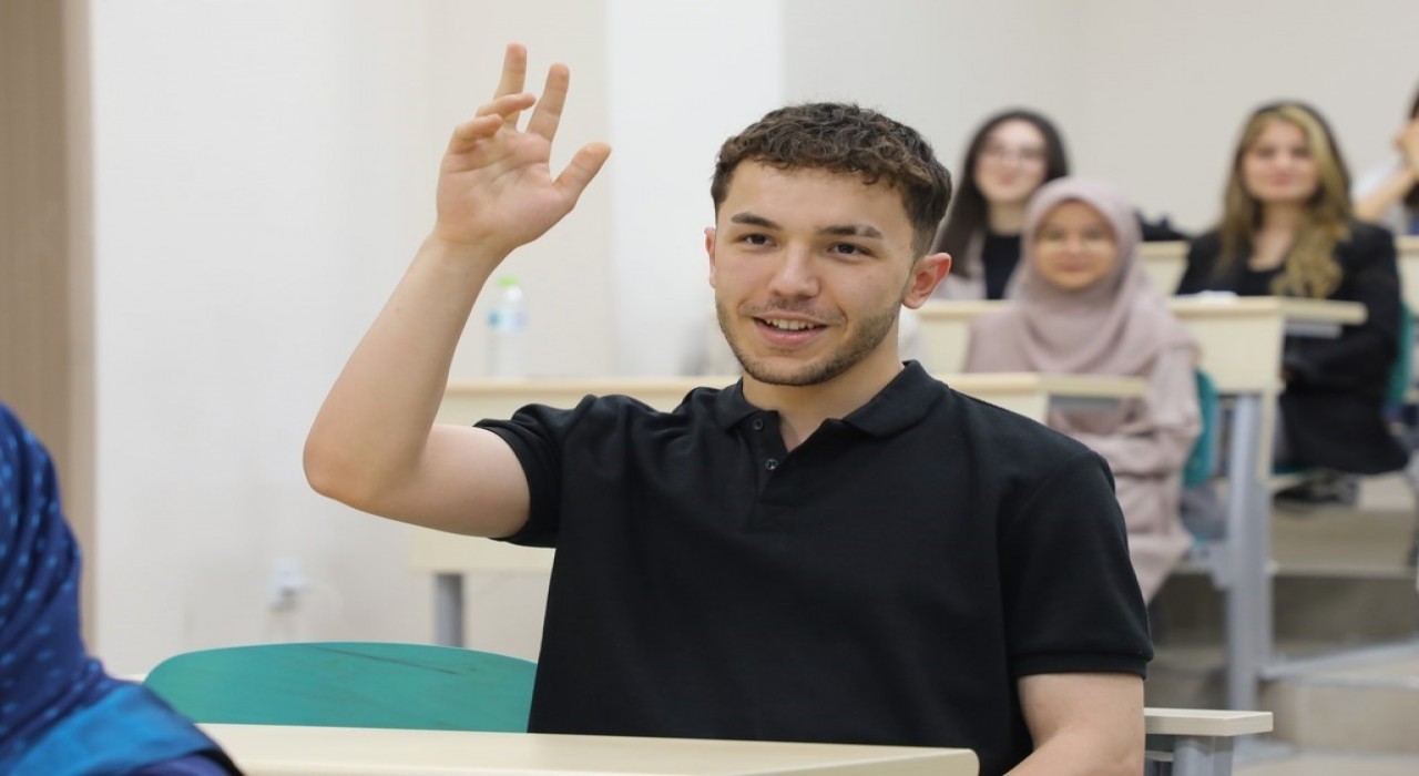 BARÜ, Erasmusda hibe tutarını arttırdı