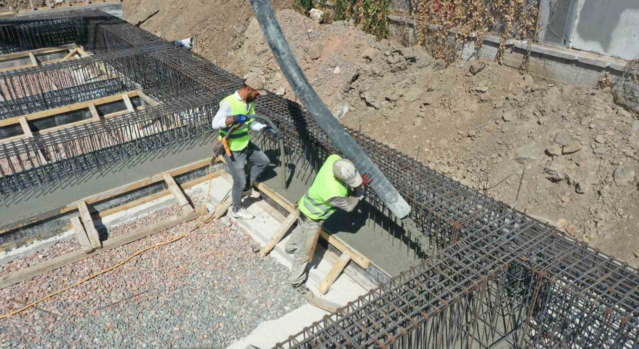 Başiskelede Vezirçiftliği Kapalı Spor Salonunun temeli atıldı