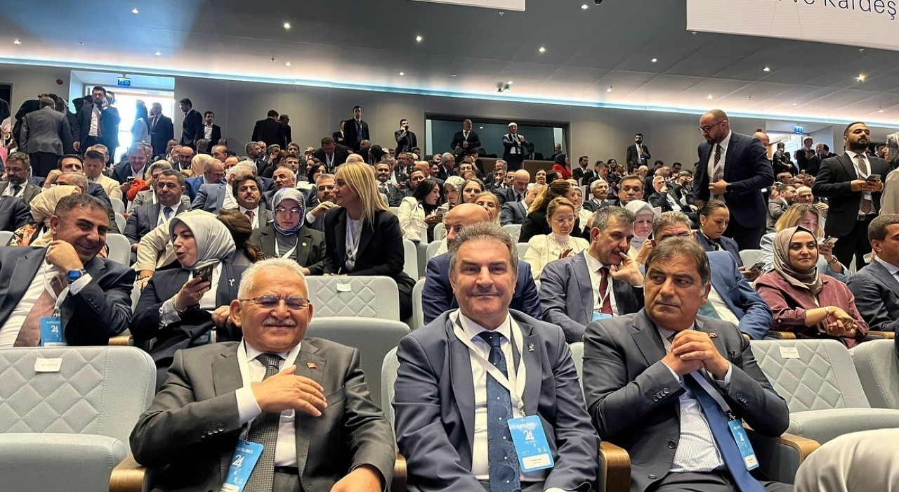 Başkan Büyükkılıç, AK Partinin 24. kuruluş yıl dönümü programına katıldı