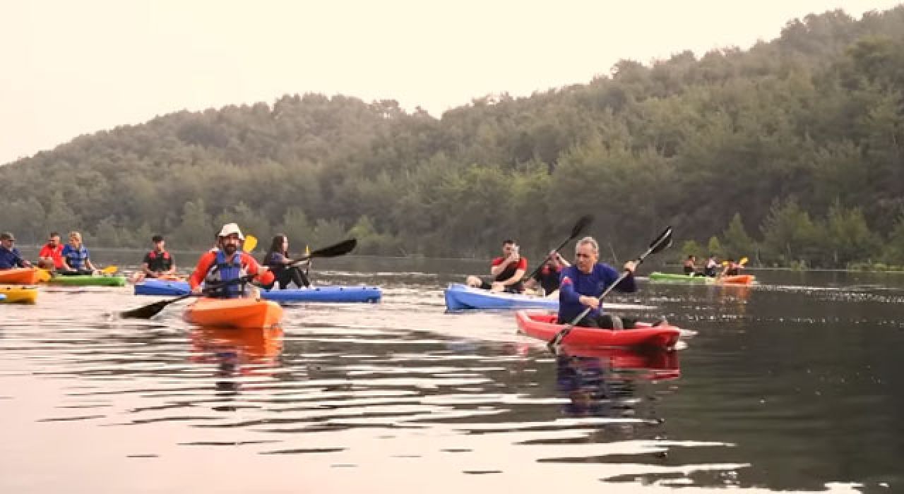 Başkan Çenet Ceyhan Nehrinde Kürek Çekti