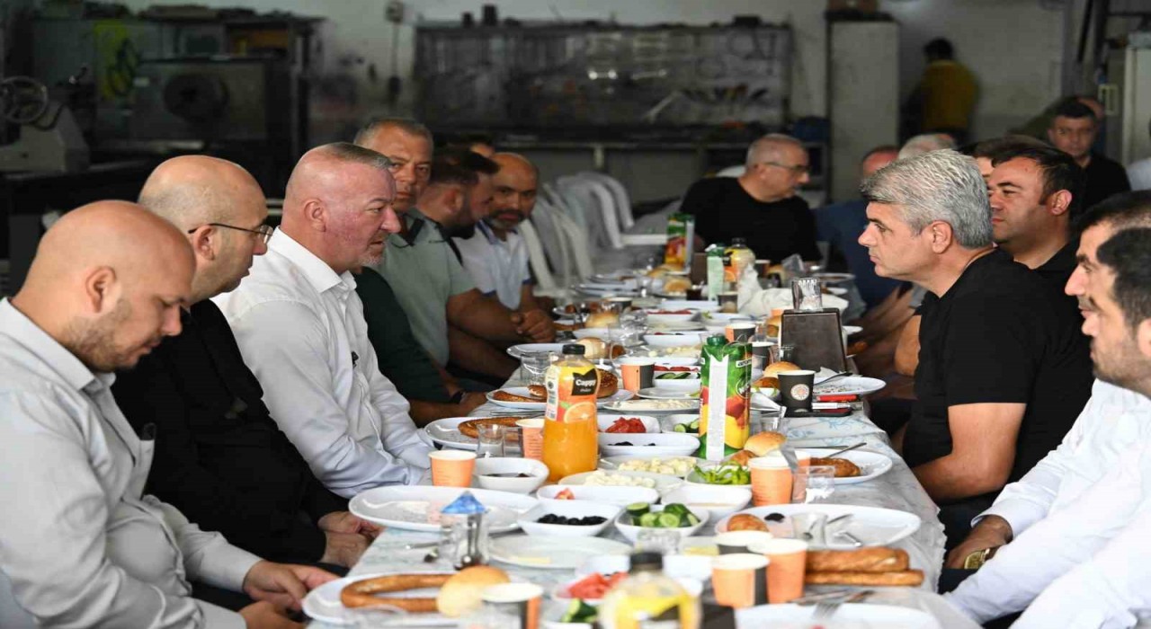 Başkan Karabatı sanayi esnafıyla kahvaltıda buluştu