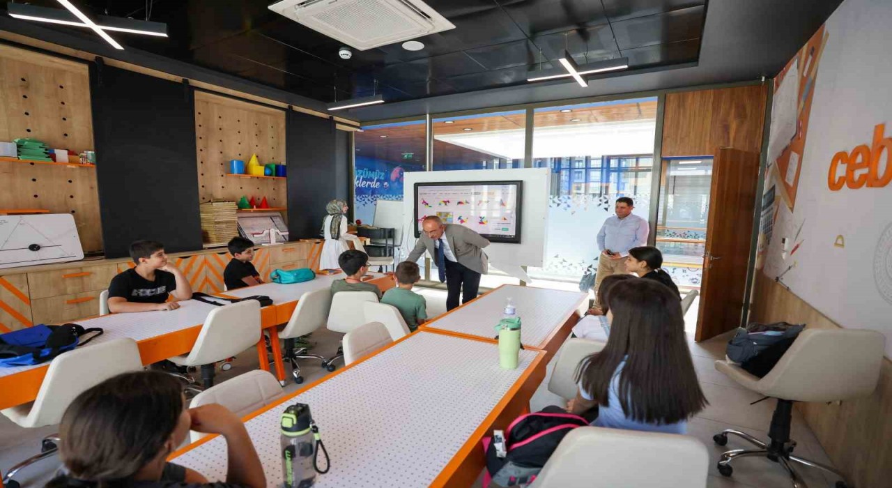 Başkan Kavuştan Meram Yaz Okuluna sürpriz ziyaret