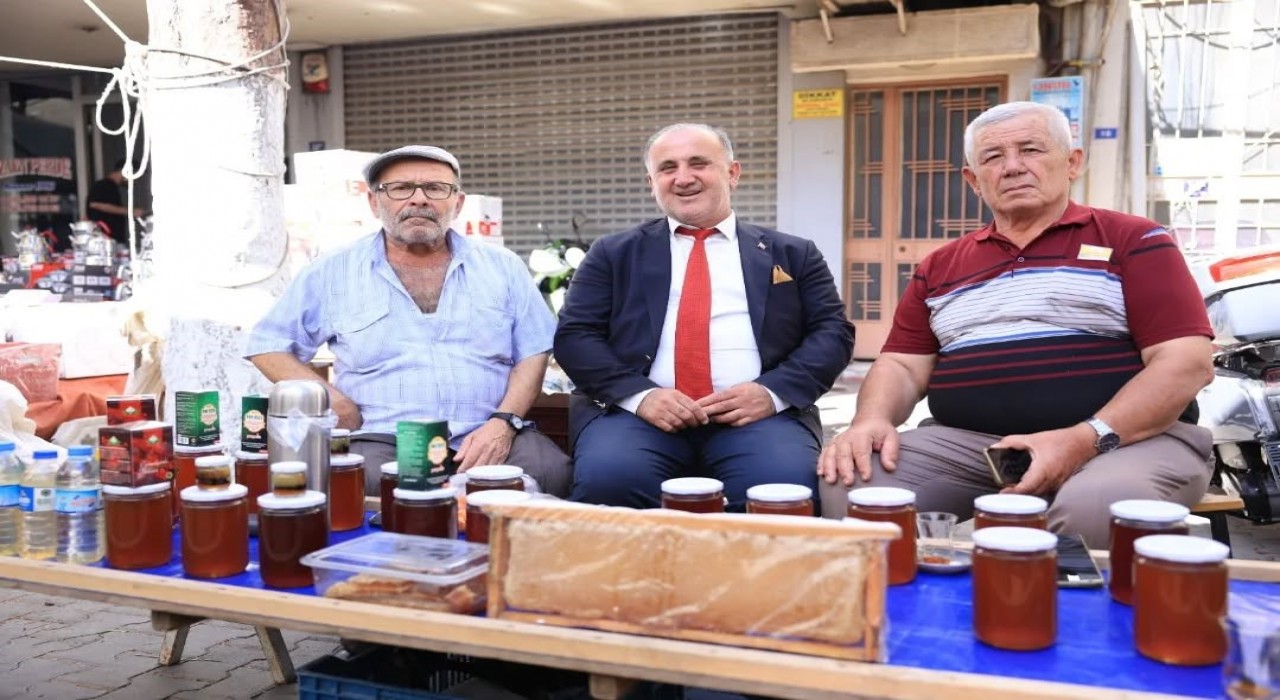 Başkan Kaya, Cuma Pazarında vatandaşlarla buluştu