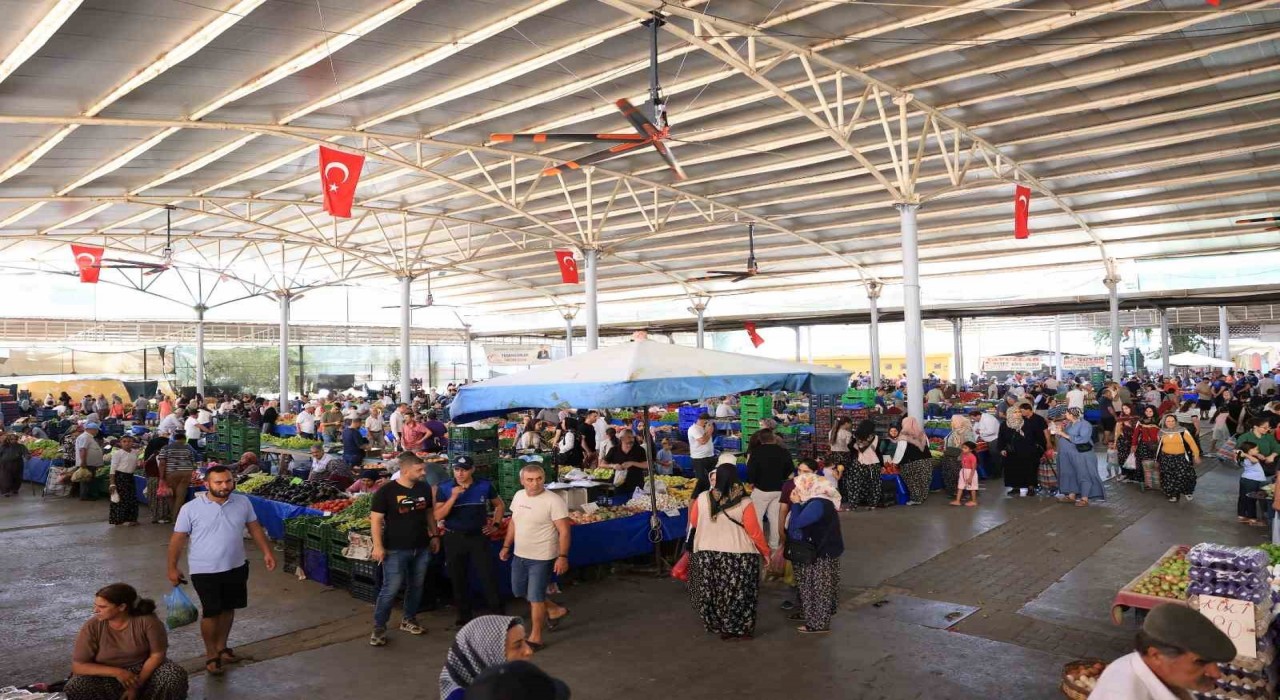 Başkan Kayadan Cuma Pazarına serinleten dokunuş