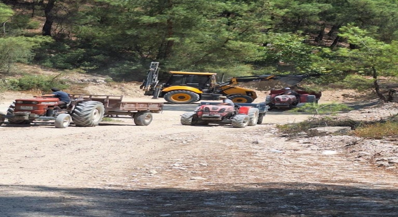 Başkan Özelden incir üreticisine yol desteği