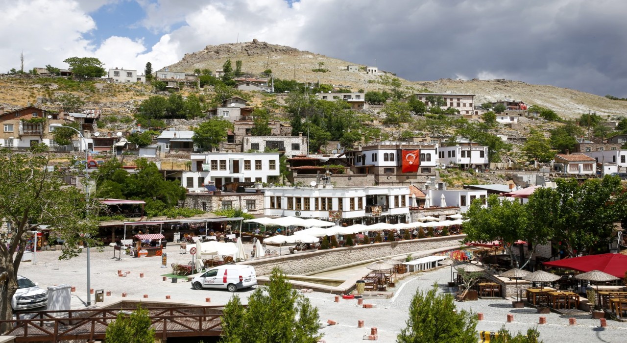 Başkan Pekyatırmacıdan YKS başarısı için tebrik ve Selçukluya hoş geldin mesajı