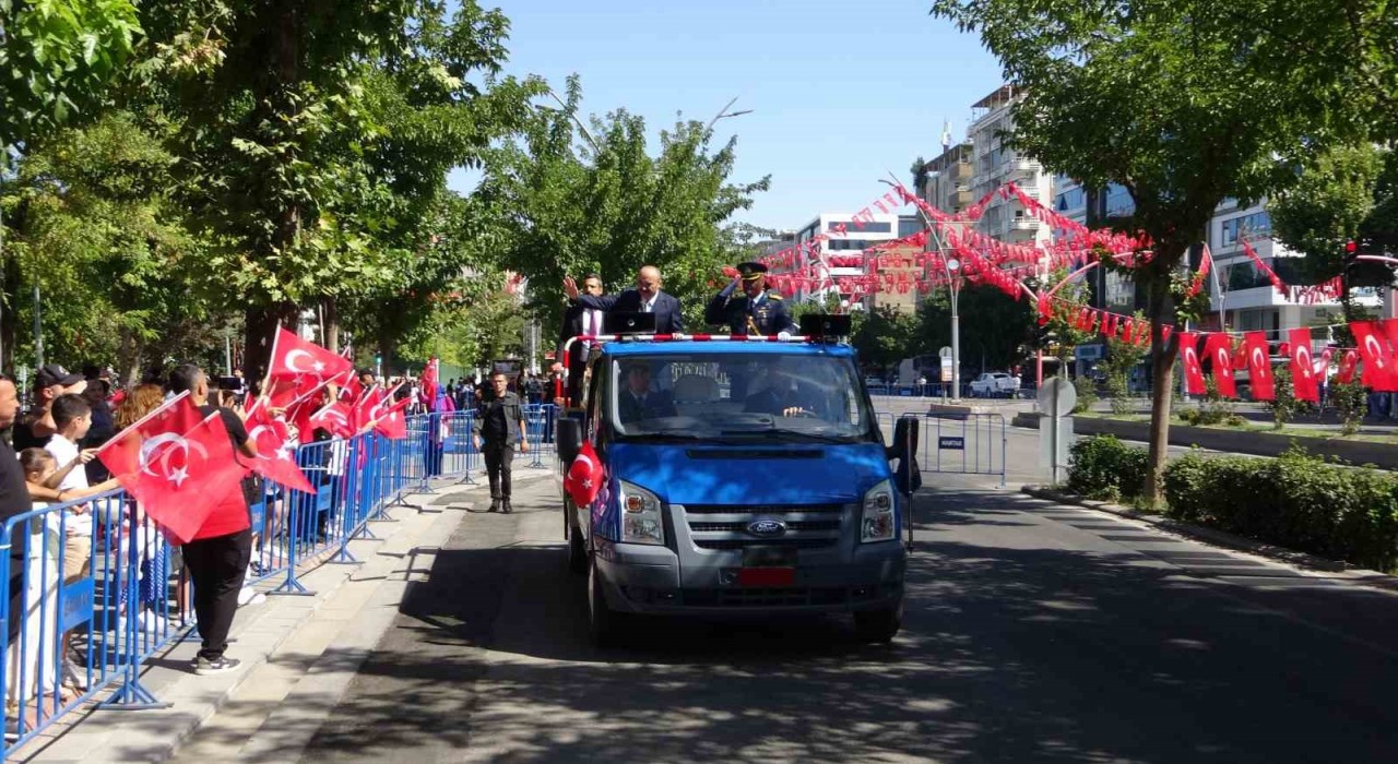 Batmanda 30 Ağustos Zafer Bayramı kutlandı