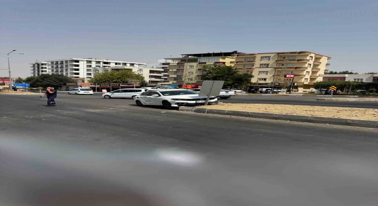 Batmanda iki araç çarpıştı: 2 yaralı