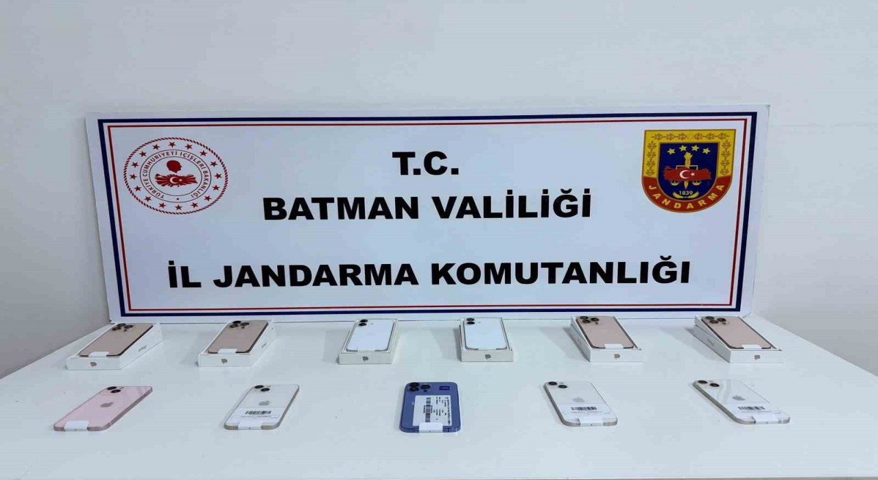 Batmanda takibe alınan şahsın üzerinde bir milyon değerinde kaçak cep telefonu ele geçirildi
