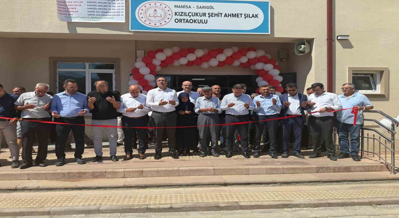 Baybatur, Sarıgöl ve Alaşehirde üreticilerle buluştu, okul açılışı yaptı