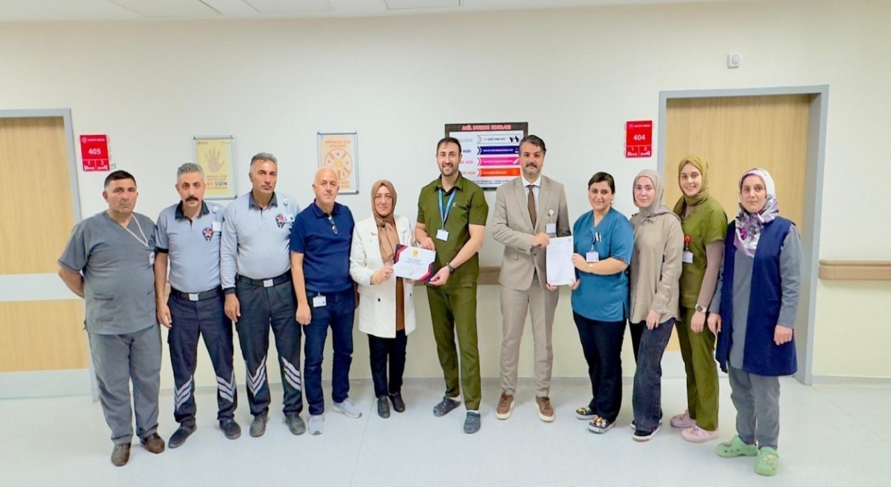 Bayburtta dahiliye ve nöroloji servisi çalışanlarına teşekkür belgesi verildi