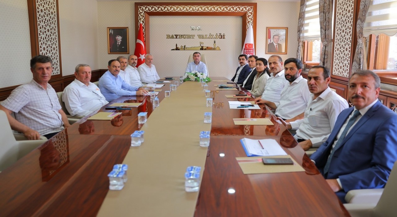 Bayburtta öğrenci yurtlarının durumları toplantıda değerlendirildi