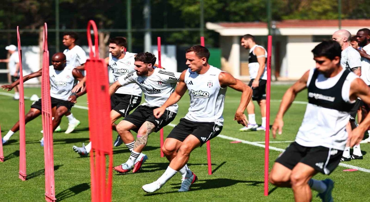 Beşiktaş, St. Patricks maçı hazırlıklarına başladı