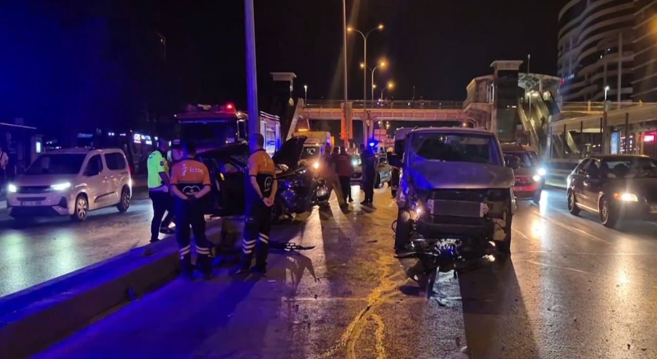 Beylikdüzünde makas atan sürücü kazaya neden oldu: 1 yaralı