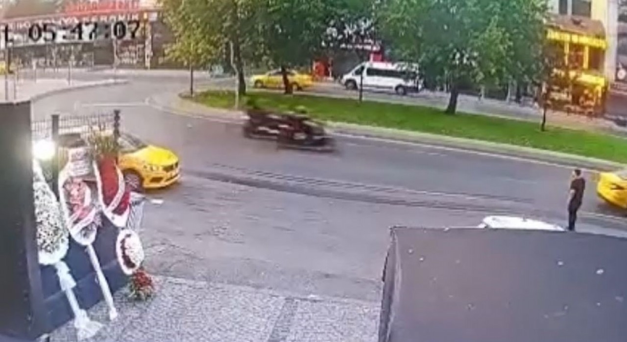 Beyoğlunda iş yerine silahlı saldırı güvenlik kamerasında: 1 tutuklama