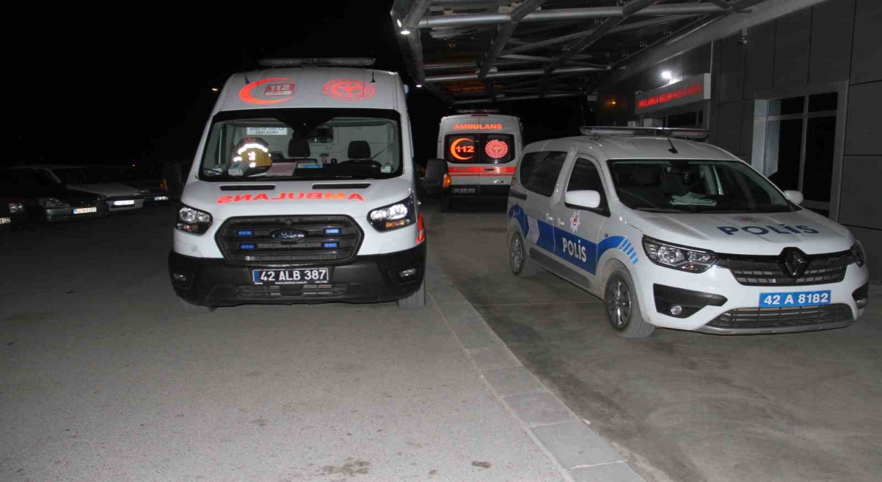 Beyşehirde bir kişi tanımadığı şahıs tarafından bıçaklandı