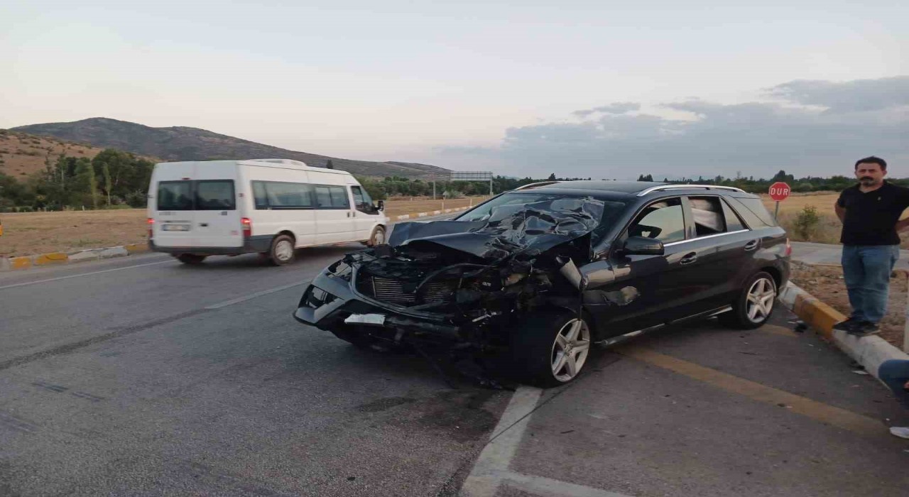 Beyşehirde meydana gelen üç ayrı trafik kazasında: 6 kişi yaralandı