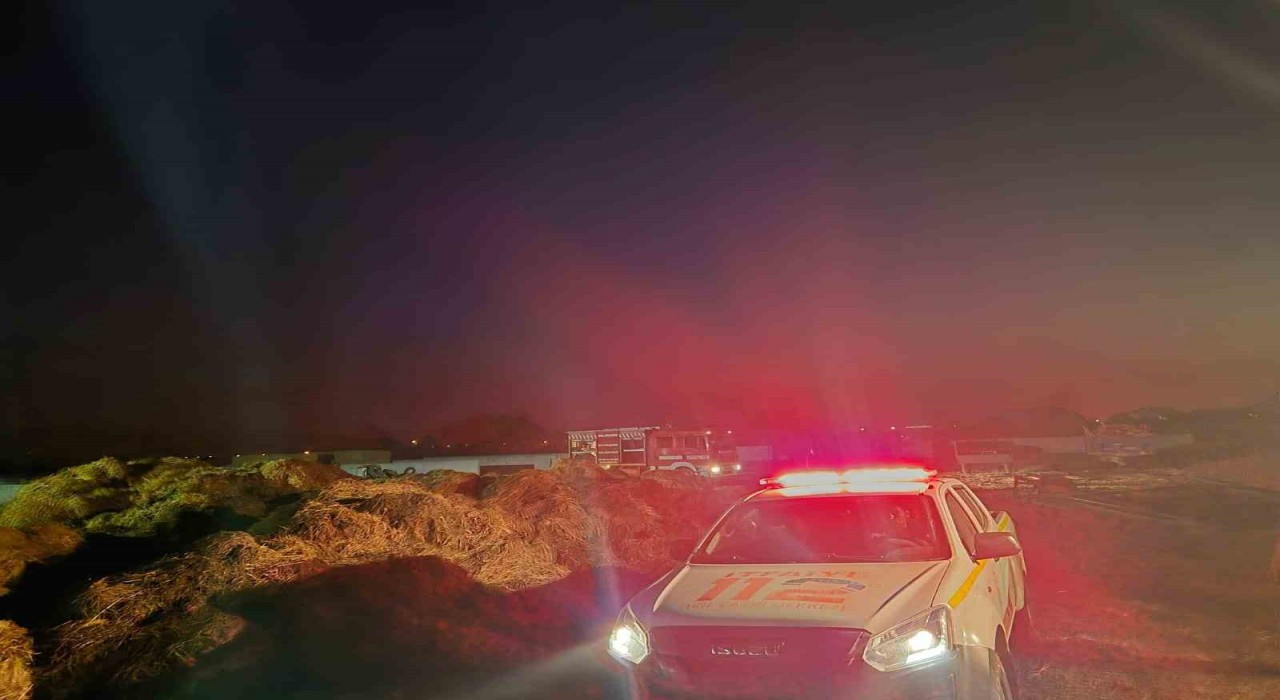 Bigadiçte 2 bin 200 balya saman yanarak, kül oldu