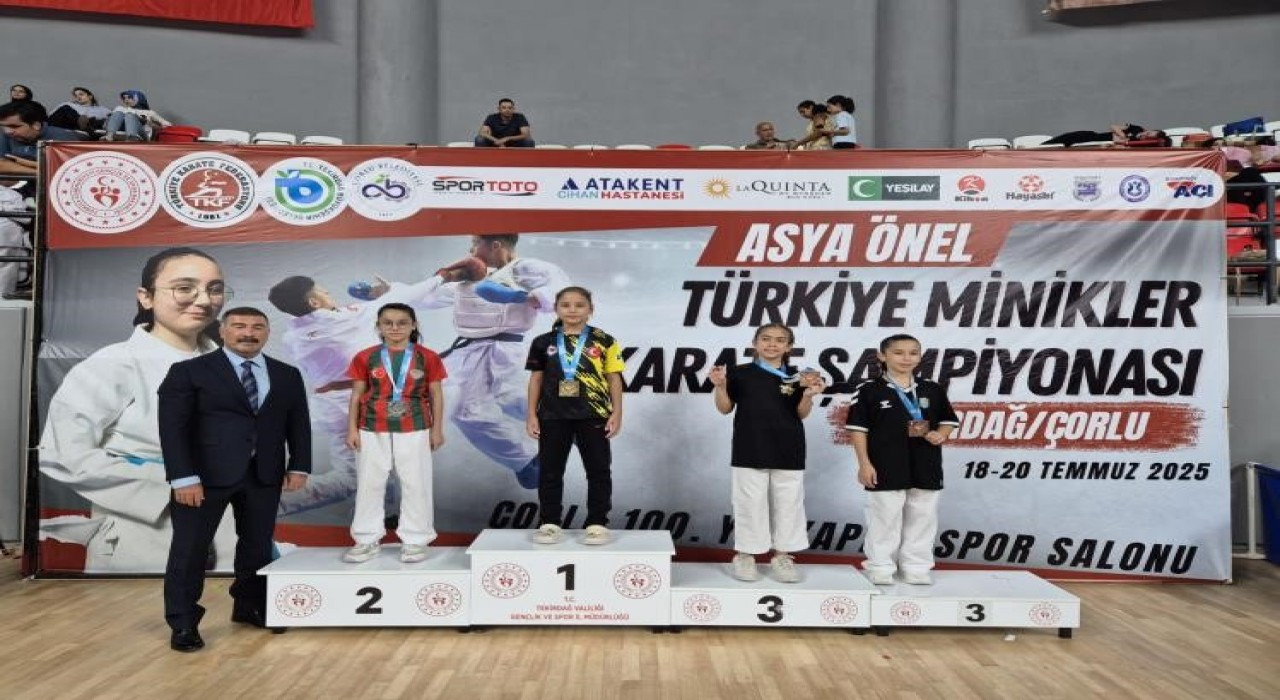 Bilecikli sporcu Türkiye Minikler Karate Şampiyonasında büyük başarı elde etti