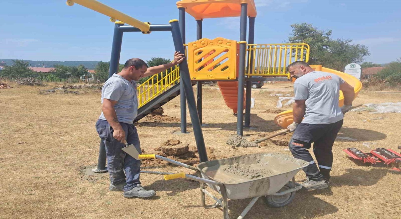 Bilecikte çocuklar için 14 köye yeni oyun parkı