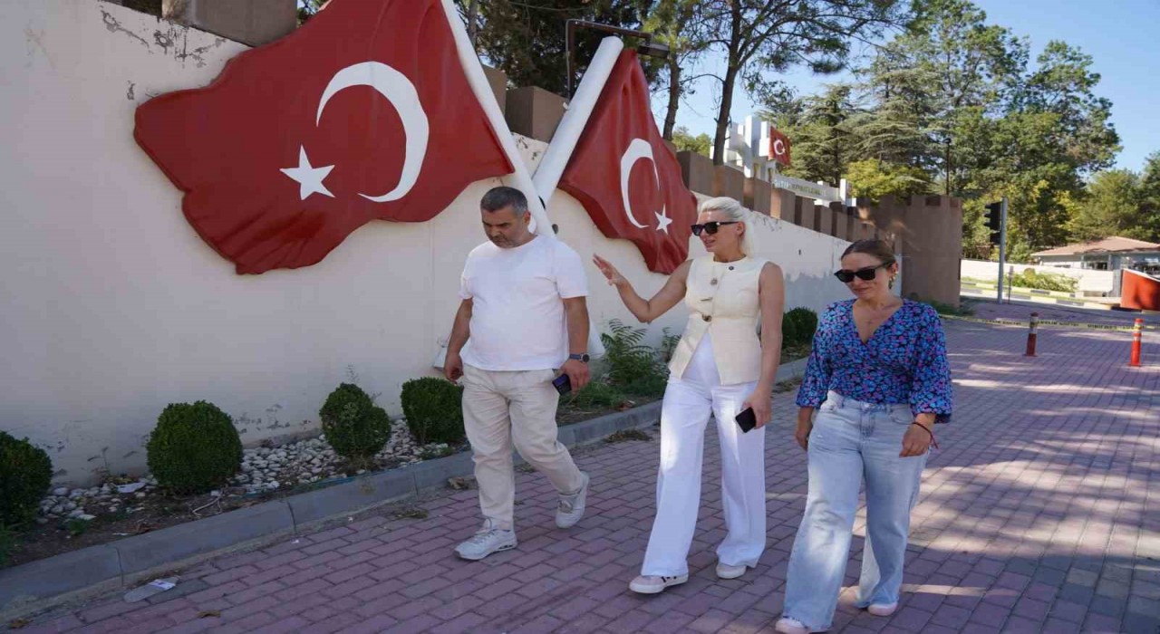 Bilecikte kötü bir görüntü sergileyen dikey bahçe elden geçiyor