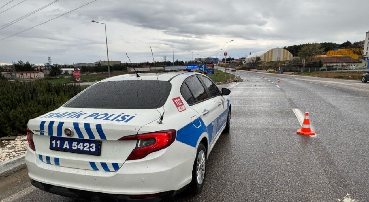 Bilecikte meydana gelen trafik kazasında 2 kişi yaralandı