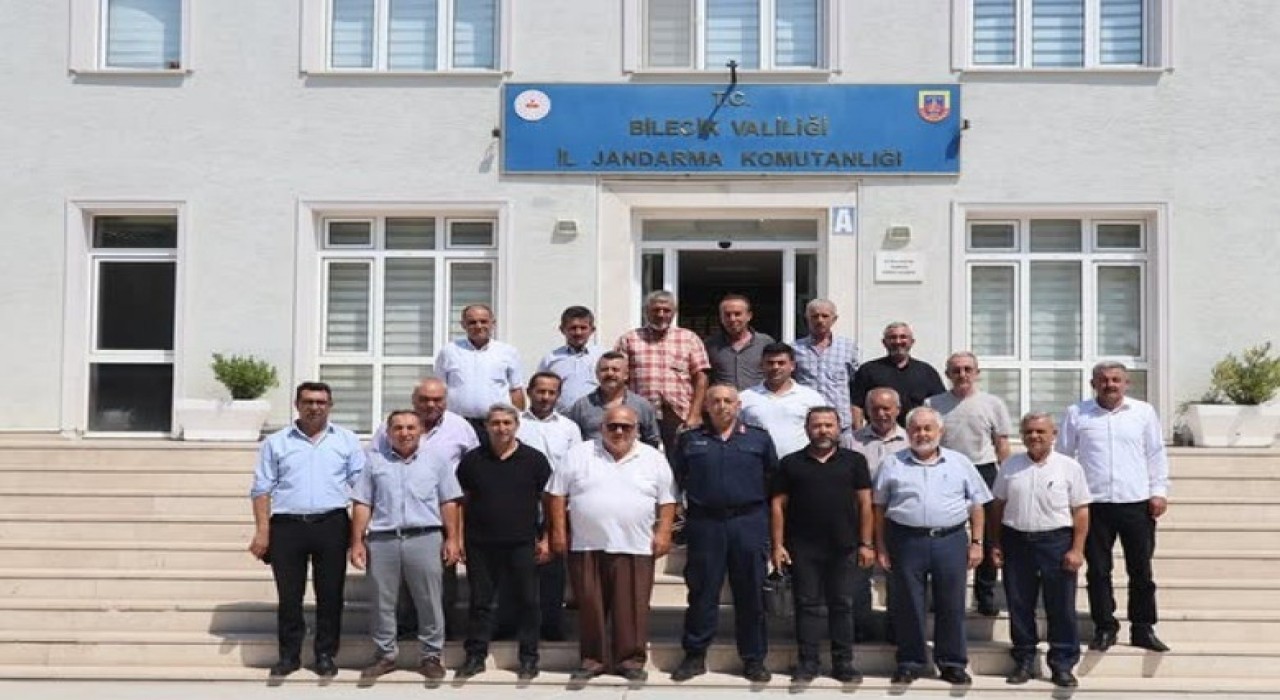 Bilecikte muhtarlardan İl Jandarma Komutanına ziyaret