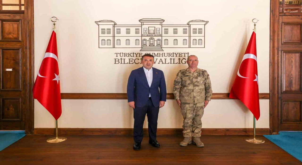 Bilecikte yeni komutanlar göreve başladı