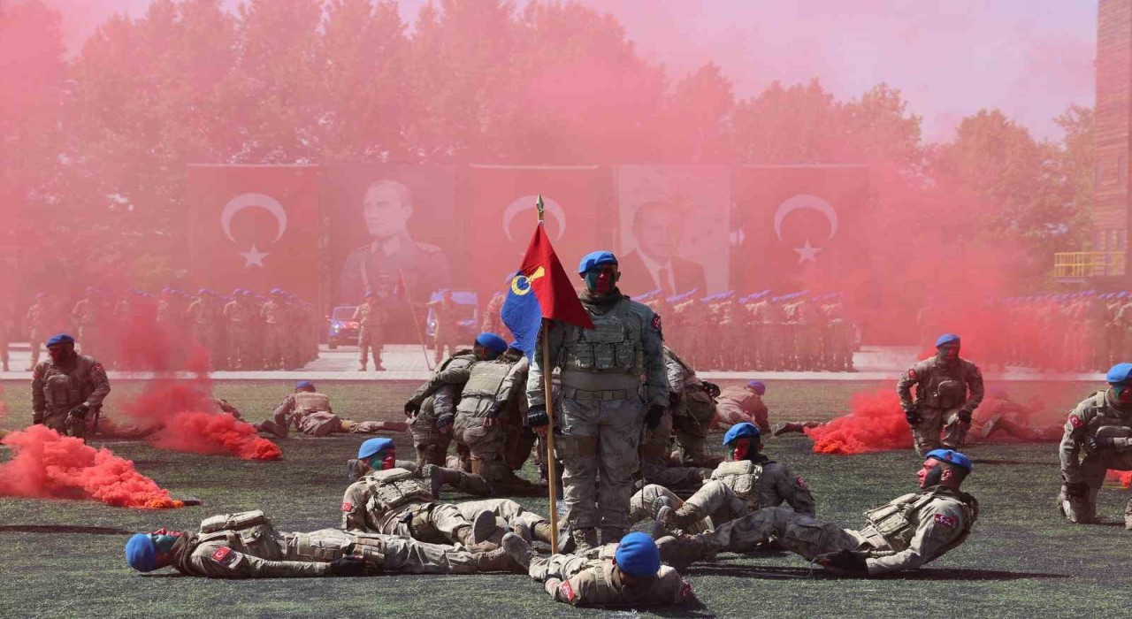 Bin 619 komando dualarla mezun oldu