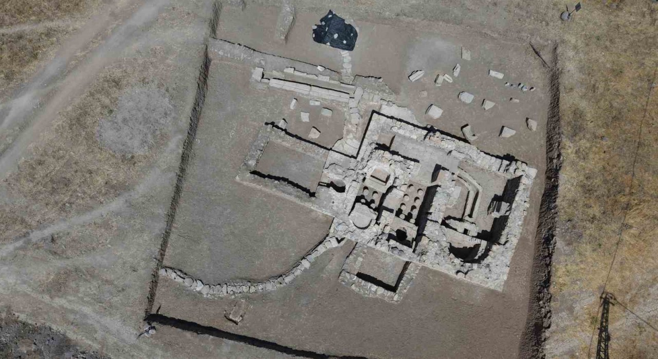 Bin 700 yıllık Roma hamamında yerden ısıtmalı sistem ortaya çıktı