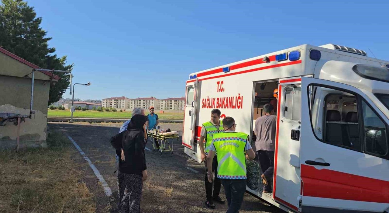 Bingölde zehirlenen şahıslar için ekipler seferber oldu