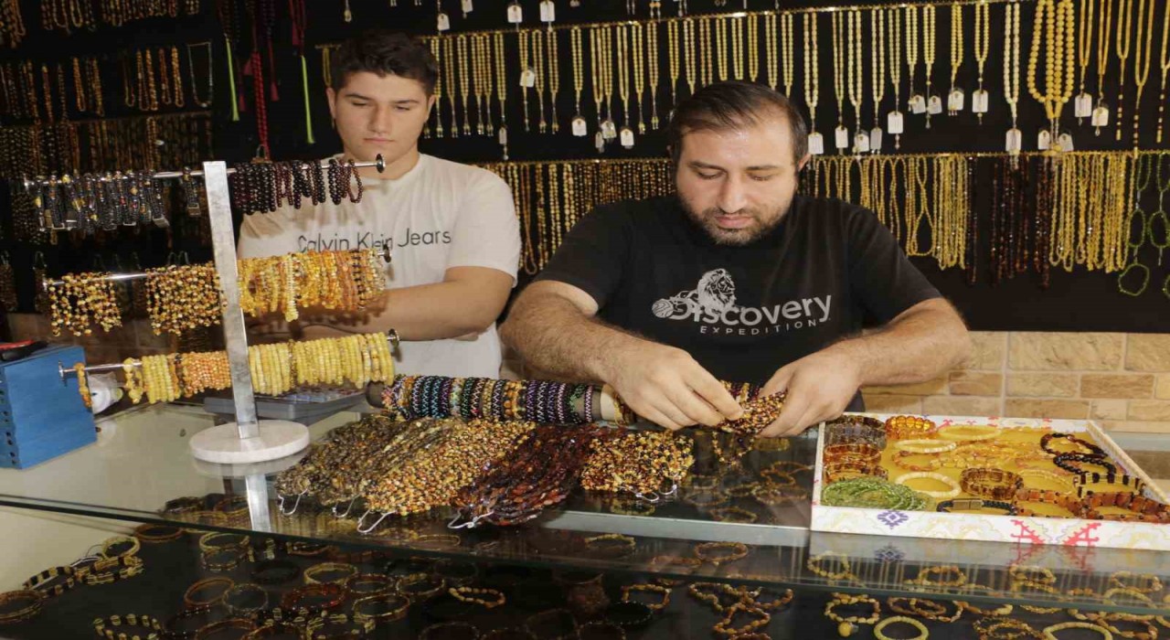 Bir taştan fazlası: Damla kehribarın faydaları saymakla bitmiyor