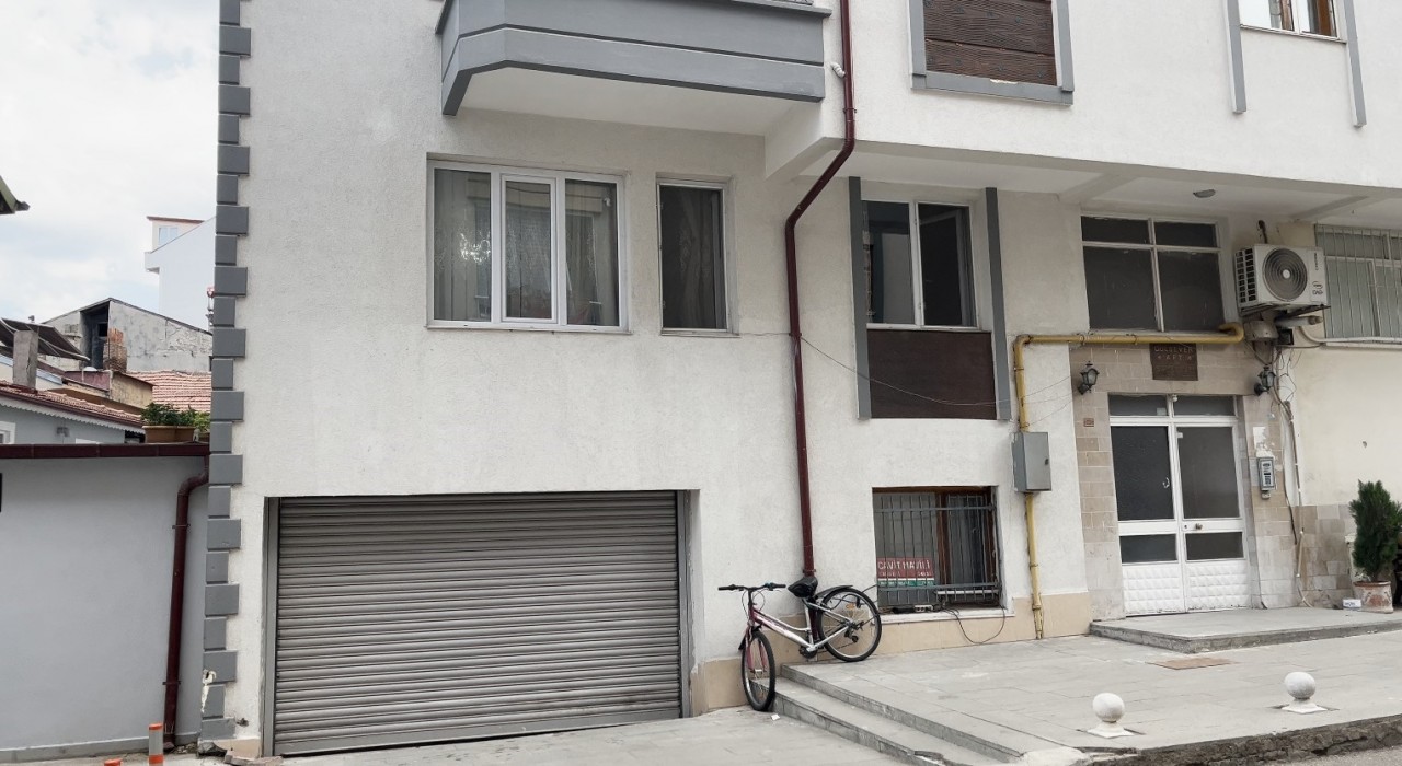 Birlikte yaşadığı eski eşini boğarak öldüren şahsın ev sahibi yaşananları anlattı: