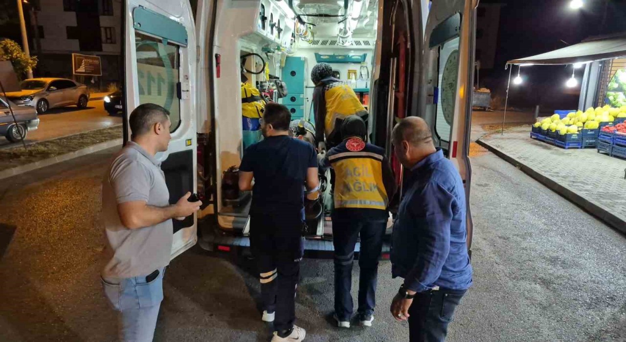 Bisikletinden düşen yaşlı adam yaralandı