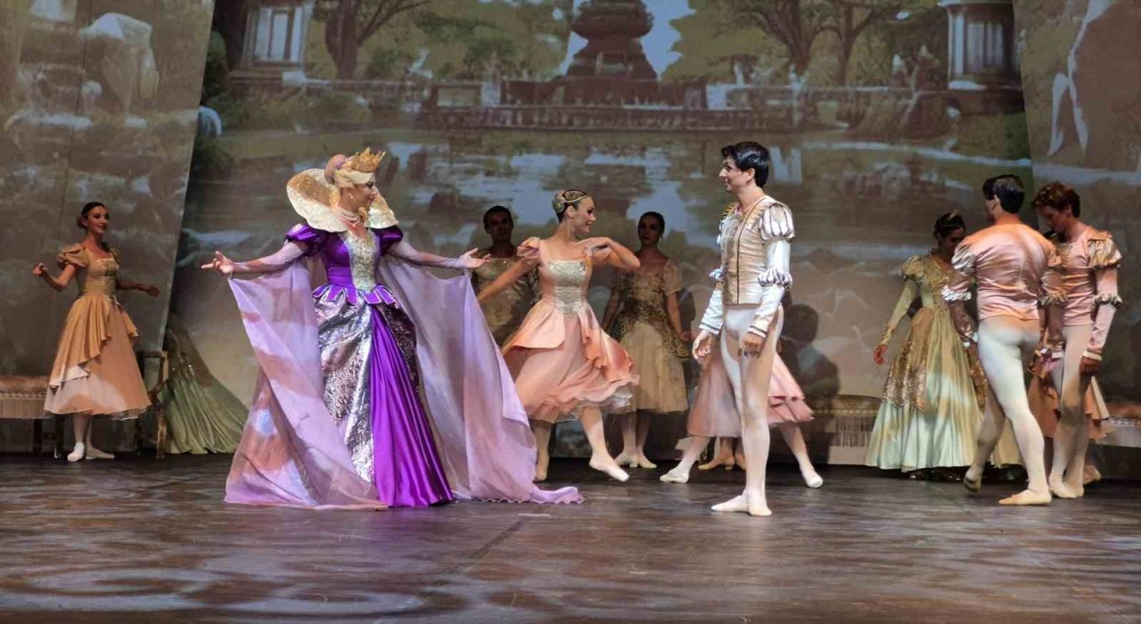 Bodrum Bale Festivali Kuğu Gölü ile başladı