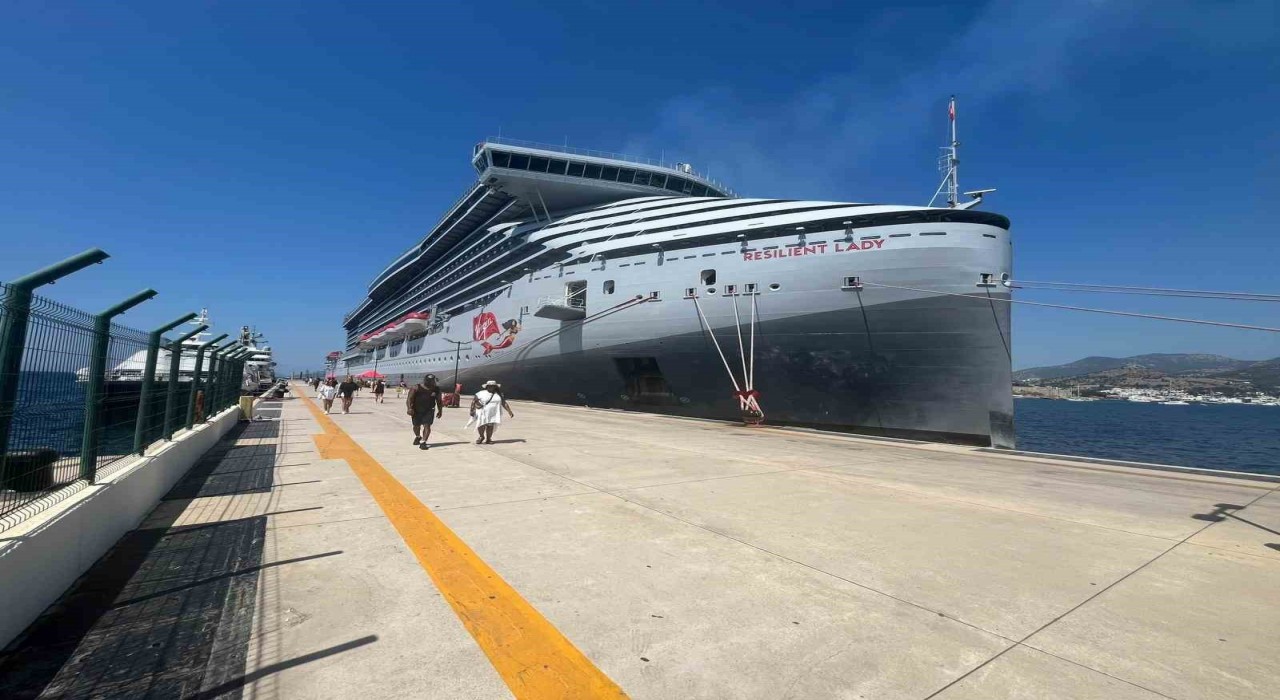 Bodruma 2 bin 577 yolcu getirdi