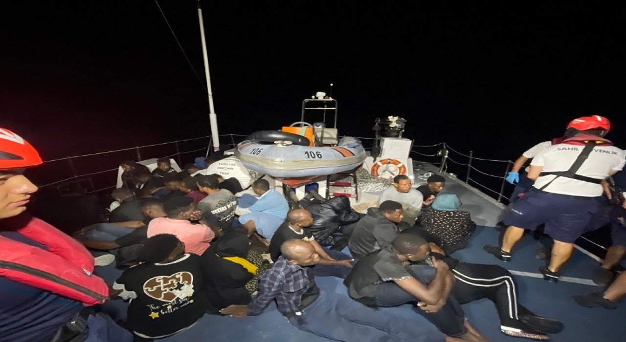 Bodrumda 35 düzensiz göçmen kurtarıldı