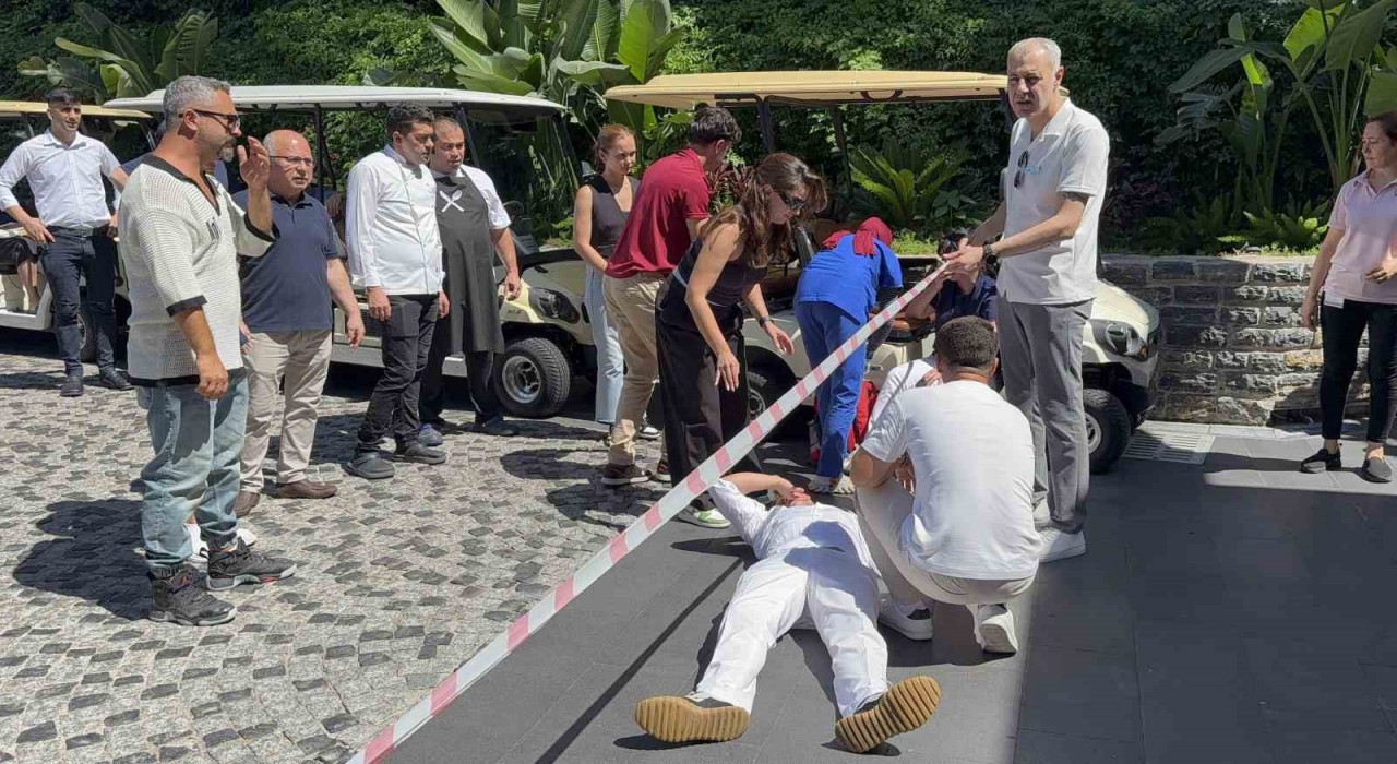 Bodrumda otelde yapılan yangın tatbikatı nefesleri kesti