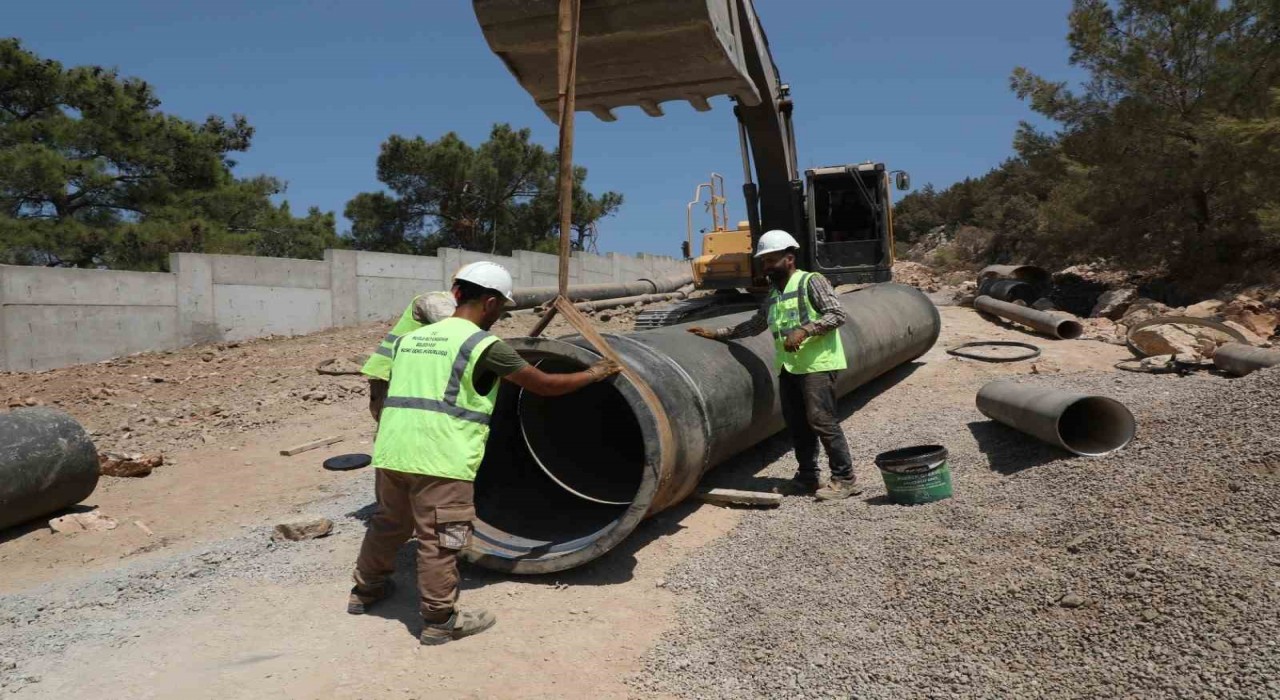 Bodrumun patlayan hatlarını büyükşehir yeniliyor
