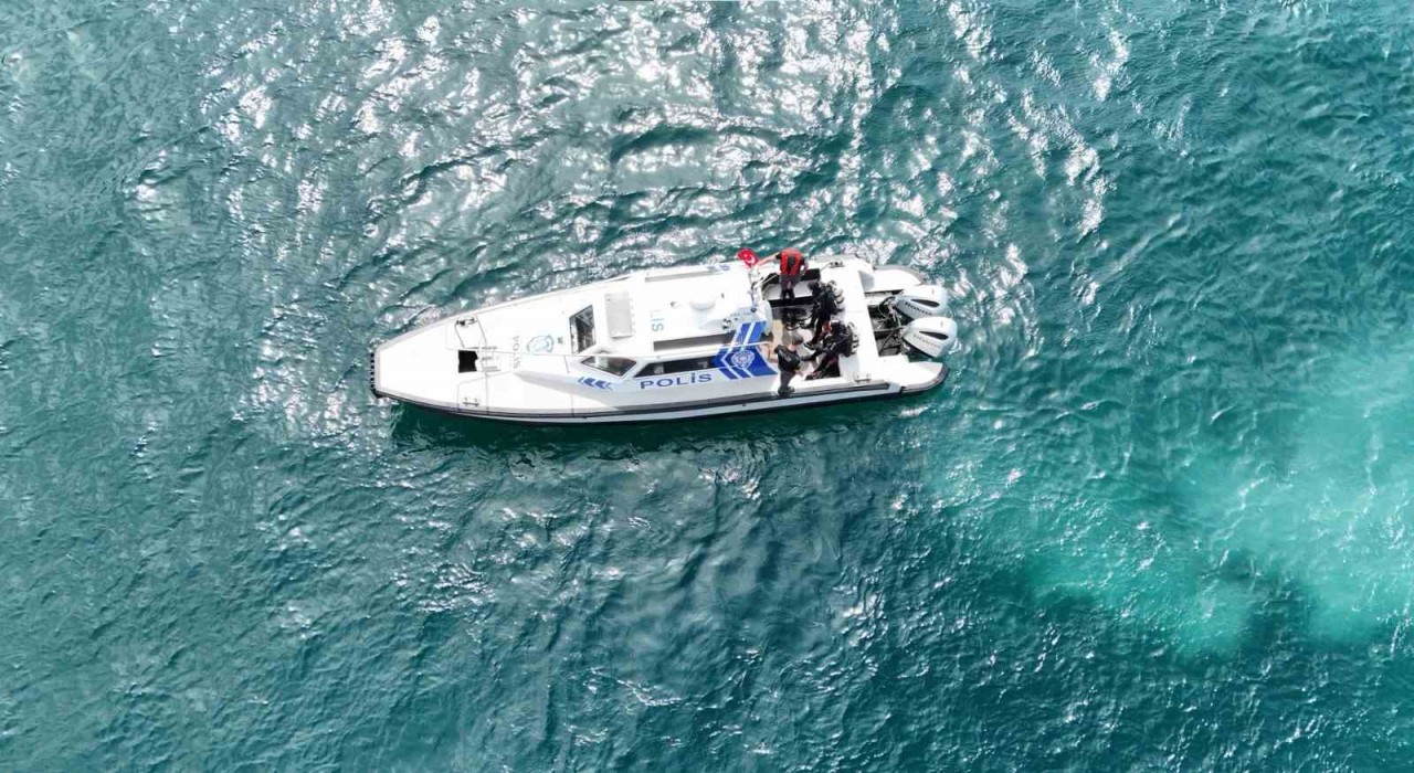 Boğazda kaybolan Rus yüzücü didik didik aranıyor