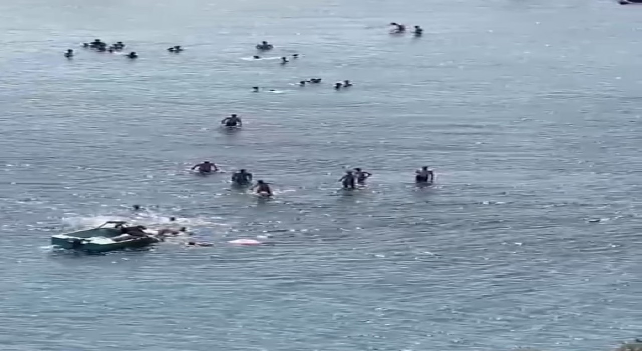 Boğulmak üzereyken son anda kurtarıldı: O anlar kamerada