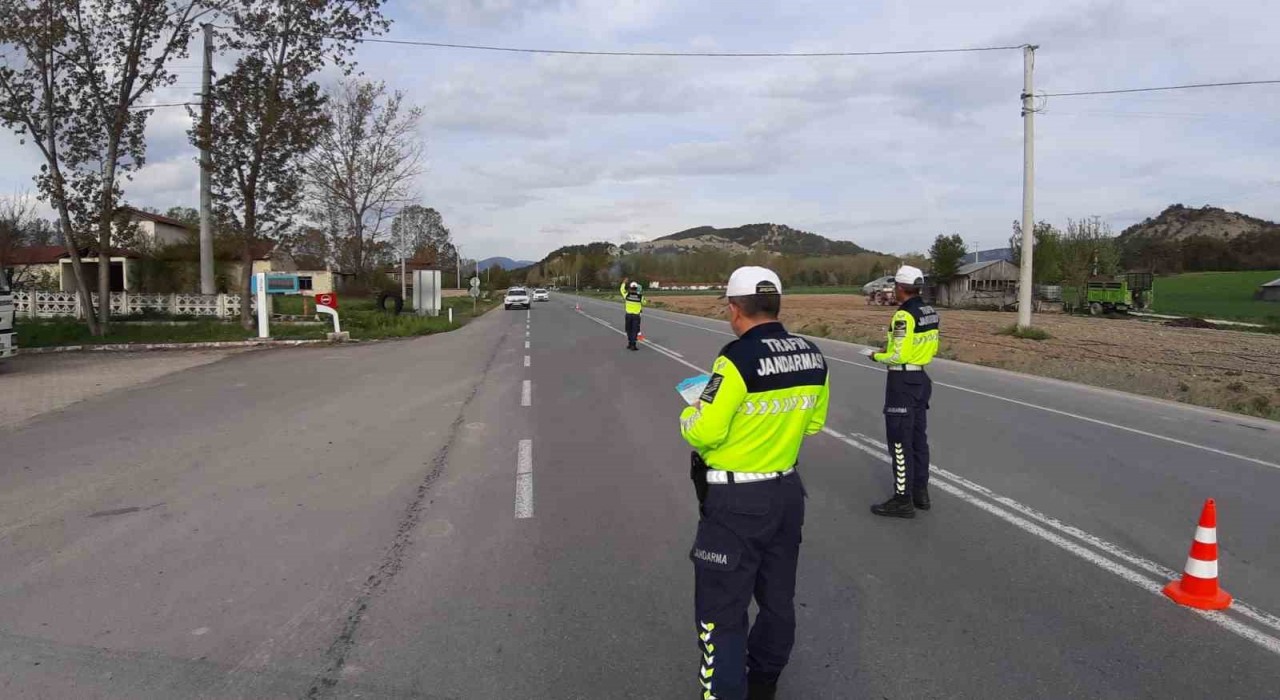 Boluda trafik denetimlerinde ceza yağdı: 6 milyon 897 bin 750 lira ceza