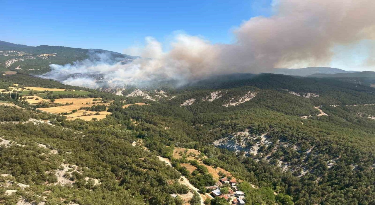 Boludaki orman yangınına müdahale sürüyor