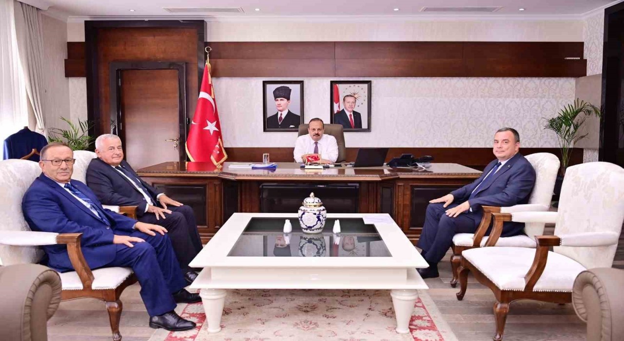 Borsa heyetinden Vali Canbolata kuru incir alım töreni daveti