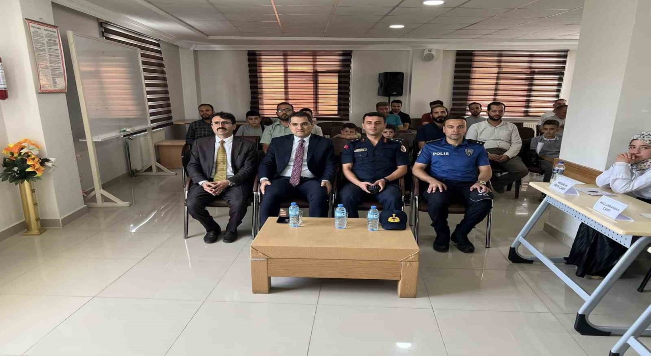 Bozkırda Kuran kursu öğrencilerine bilgi yarışması