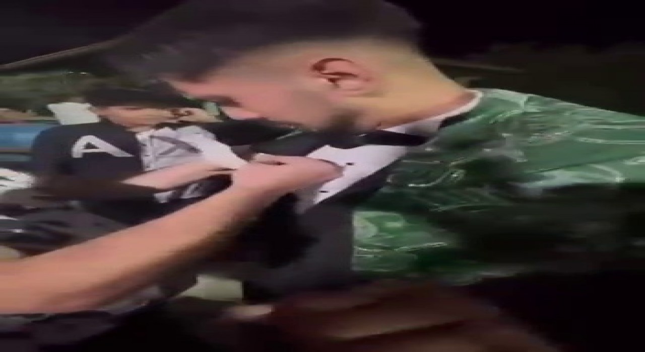 Bursada düğünde sıra dışı hediye: Damada 400 bin liralık çek taktı