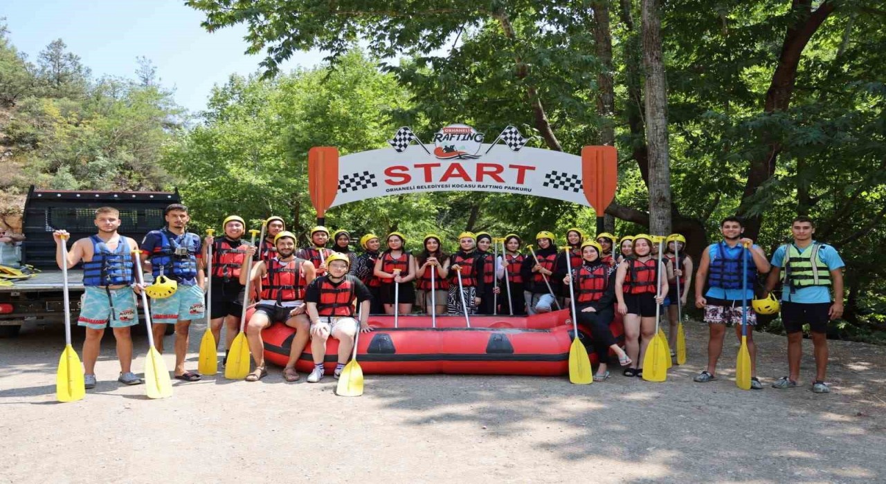 Bursada gençler rafting heyecanı yaşadı