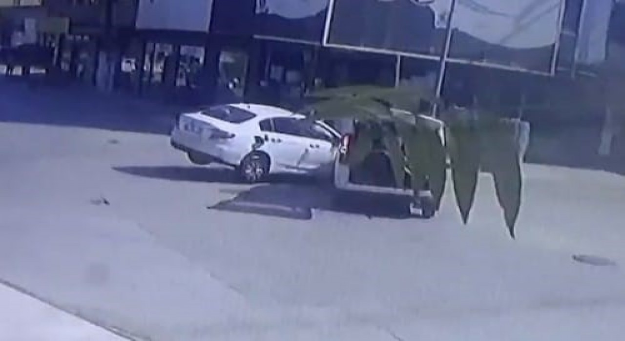 Bursada kaza anı kamerada: 1 yaralı